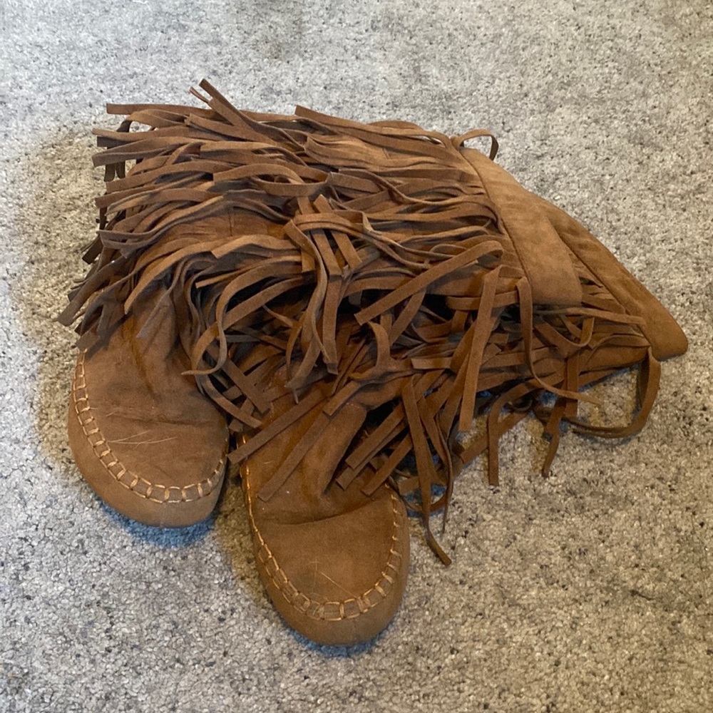 Fringe boots